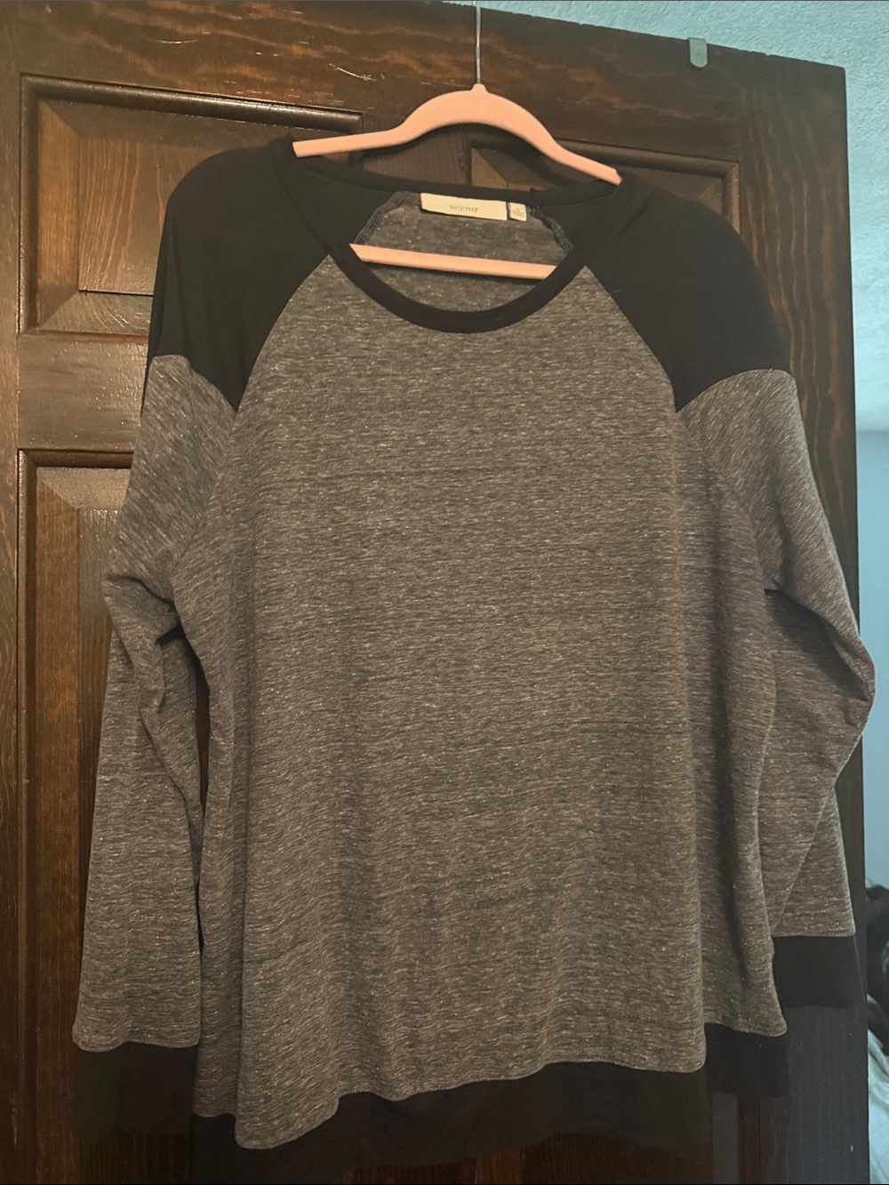 Sejour Gray & Black Raglan Long Sleeve Tee